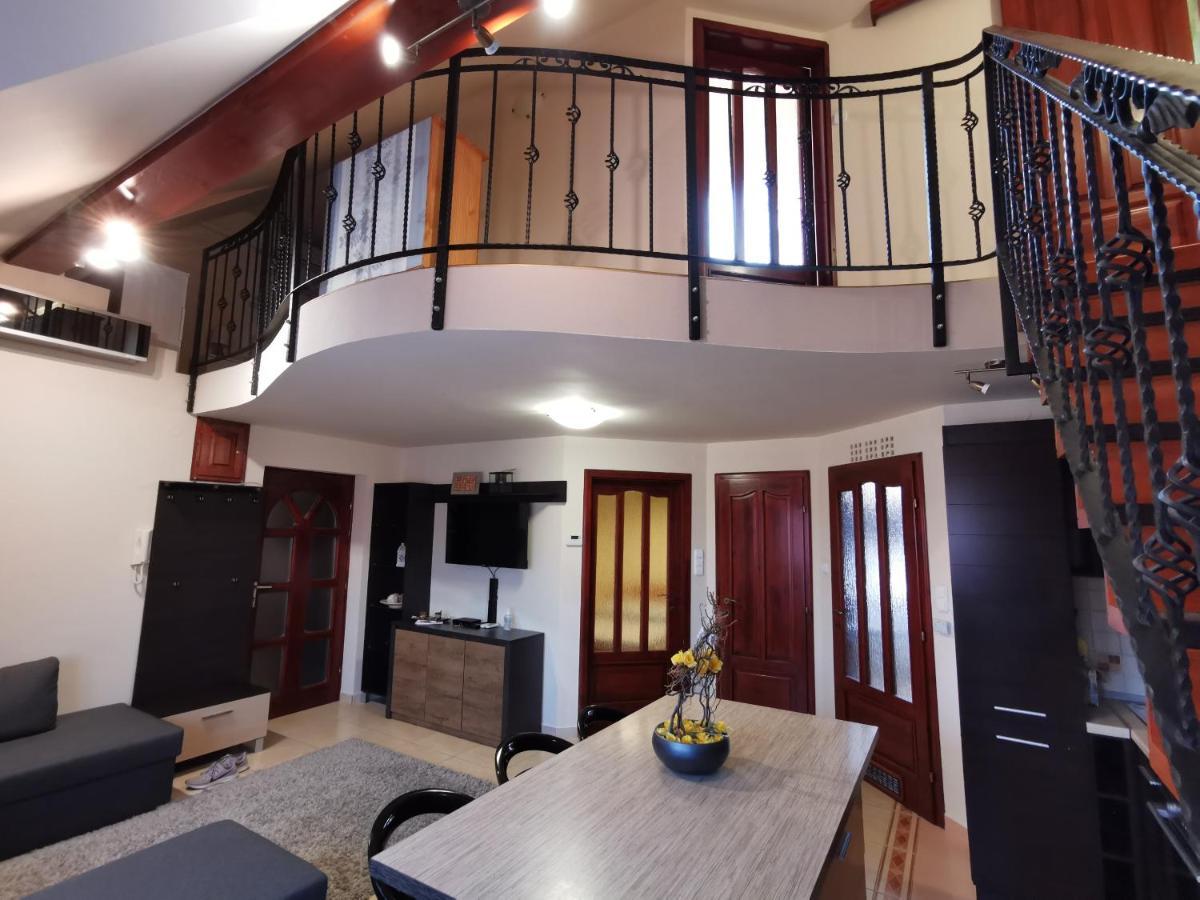 Galery Apartman Gyula Exterior photo