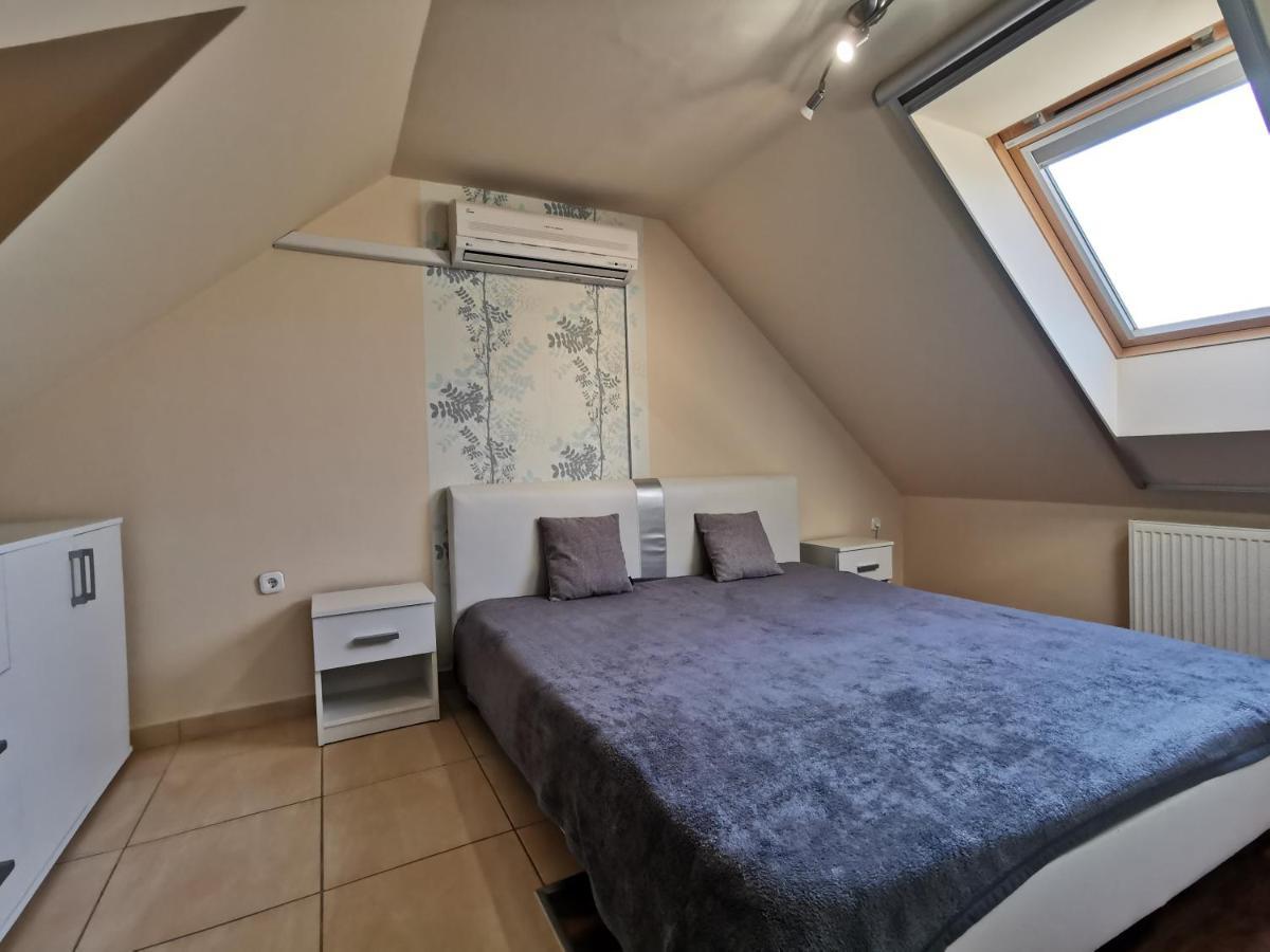Galery Apartman Gyula Exterior photo