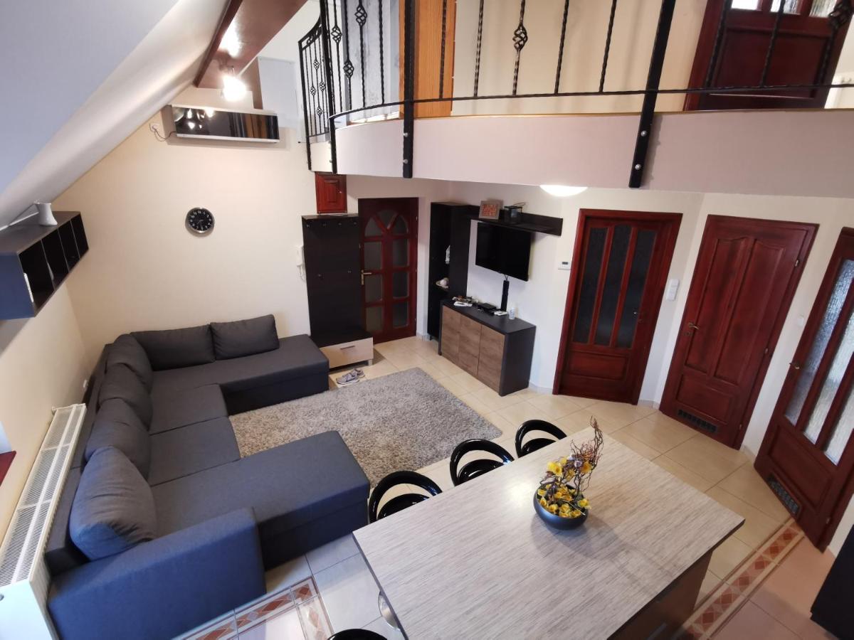 Galery Apartman Gyula Exterior photo